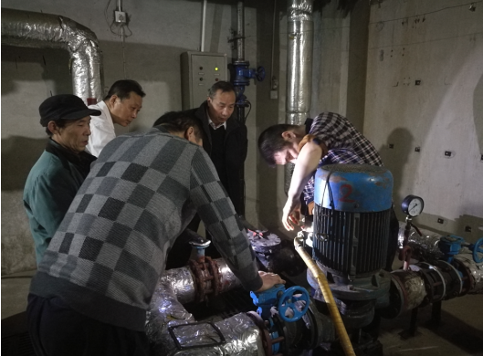 八水供暖低區(qū)循環(huán)泵更換機械水封紀實